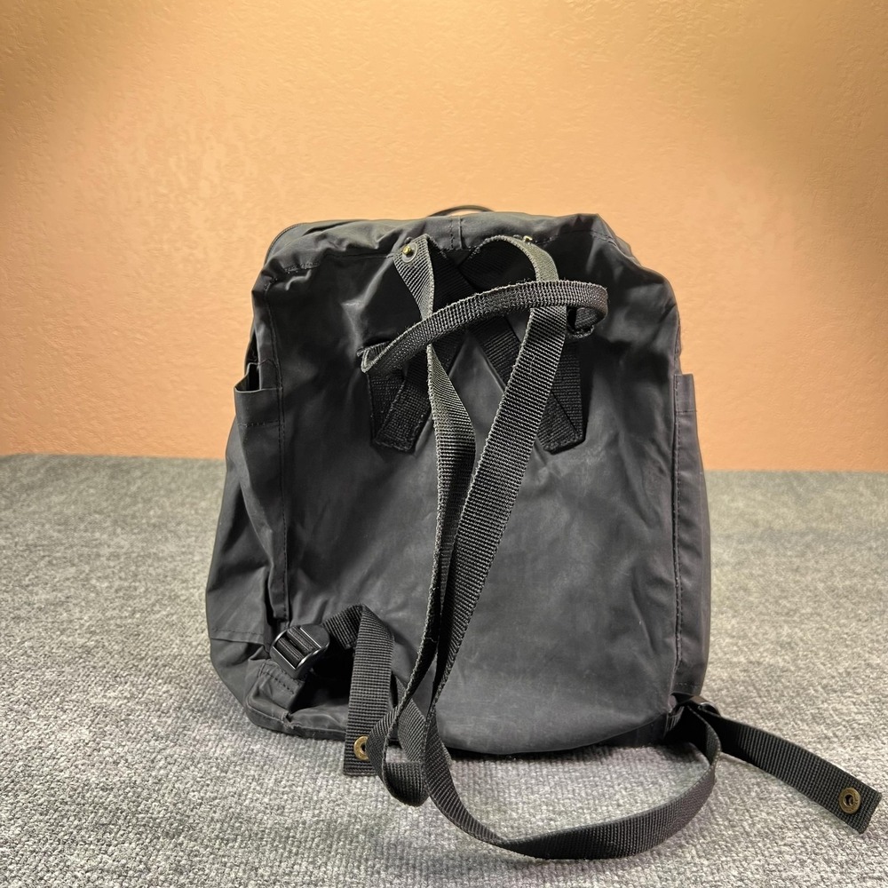 Fjallraven Kanken Classic Backpack Black Grey 23510 Vinylon F School Bag - Picture 4 of 16